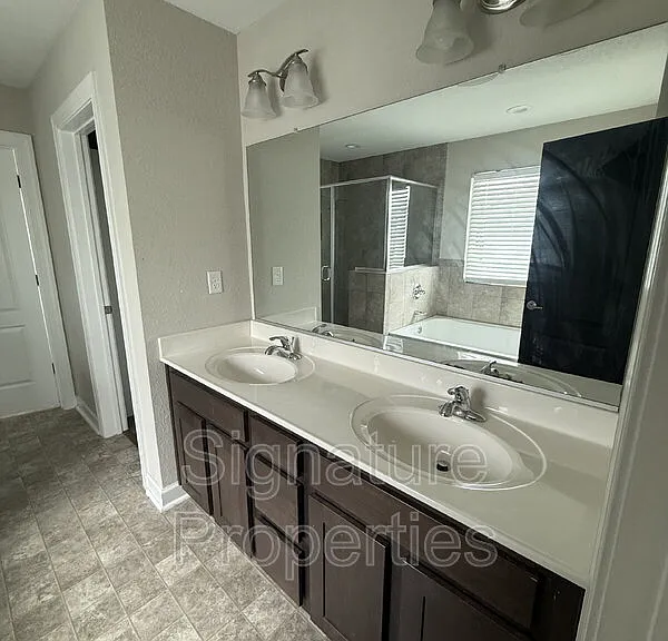 100 Sandalwood Ln — Photo 11