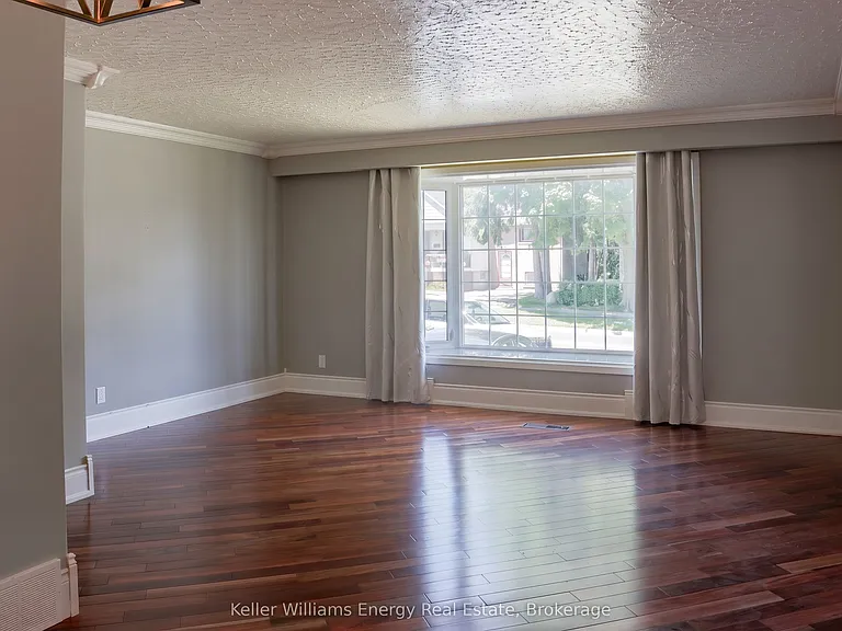 349 Adelaide Ave W #1 — Photo 11
