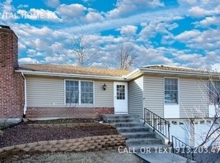 805 S Virginia Ln, Olathe, KS 66061