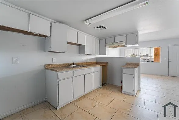3104 E Carey Ave #3 — Photo 5