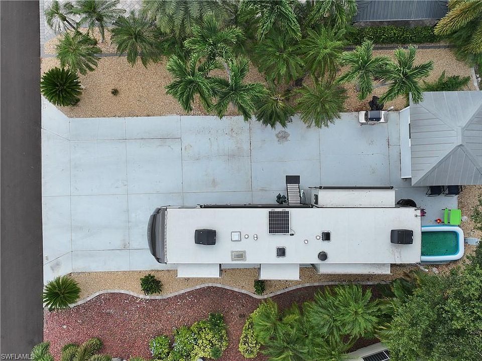 1st image of 10011 PARKWOOD DR