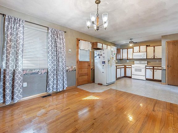 5th image of 903 Dunaway St