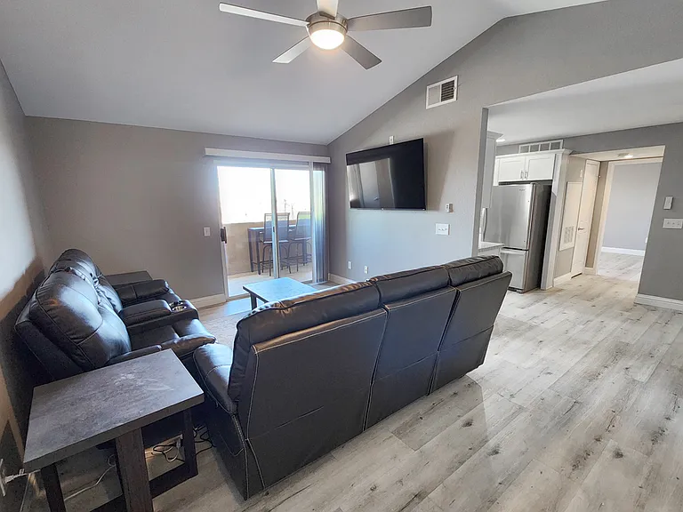 Entry and Livingroom with furnishings