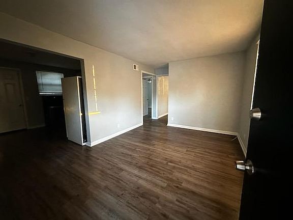 4th image of 2719 Fairfax St #1