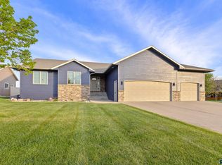 2300 Carson Cir, Tea, SD 57064
