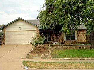 3905 Mulberry Ln, Bedford, TX 76021
