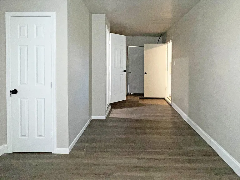 224 Stuart St — Photo 12