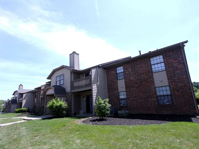 Cross Lakes Apartments — Photo 79