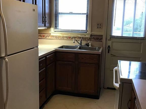 3rd image of 3012 Penn St