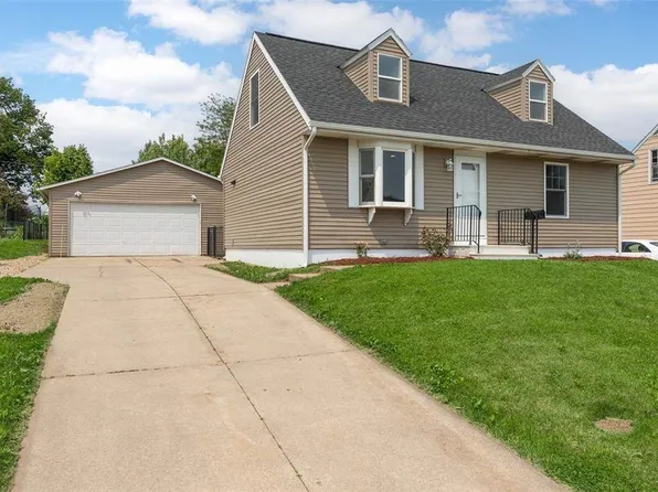 5208 Gordon Ave NW, Cedar Rapids, IA 52405