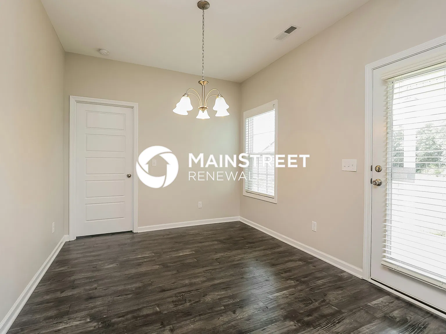735 Mitscher Dr — Photo 4