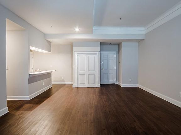 4th image of 902 N Meridian St APT 106