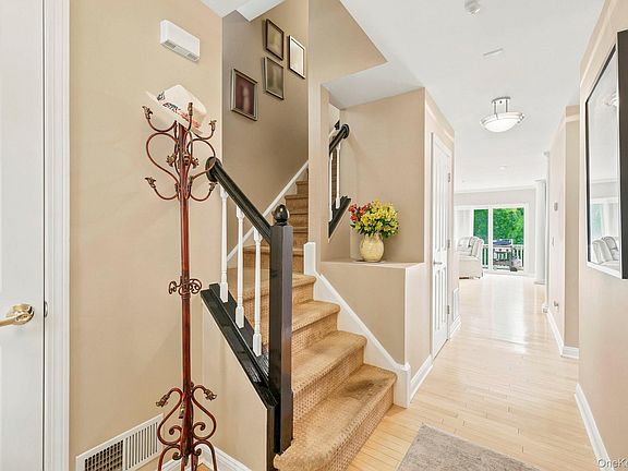 5th image of 15 Winding Ridge Road
