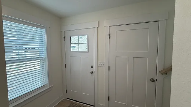 3 bed, 3.5 bath, 2044 sqft, $3,495 — Photo 4