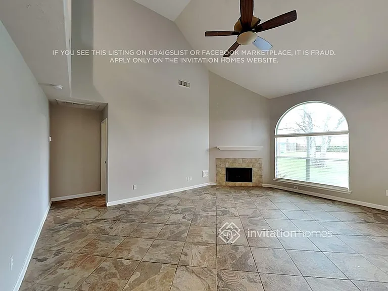 11223 Country Club Green Dr — Photo 4