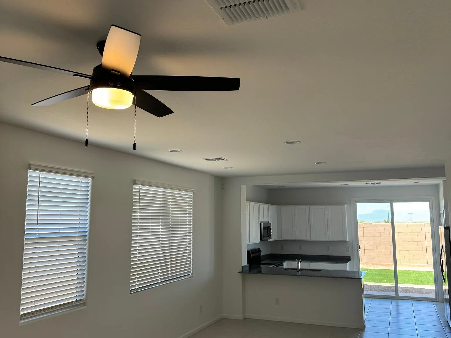 3 bed, 1397 sqft, $1,695 — Photo 2