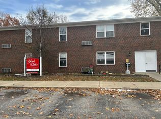 205 N Michigan St #J, Rockville, IN 47872