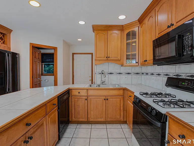 141 Union St — Photo 8