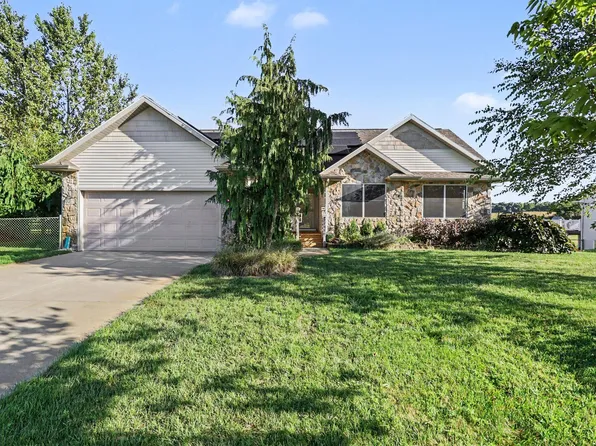27420 Birmingham Ct, Paw Paw, MI 49079