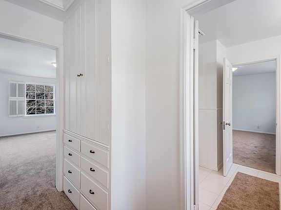 5th image of 2355 Melville Dr
