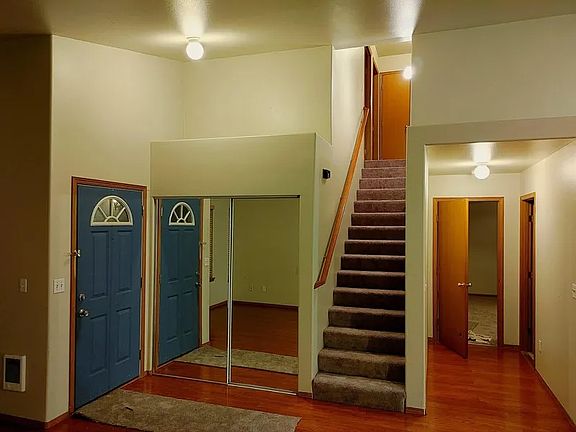 4th image of 1821 Fairview St NE