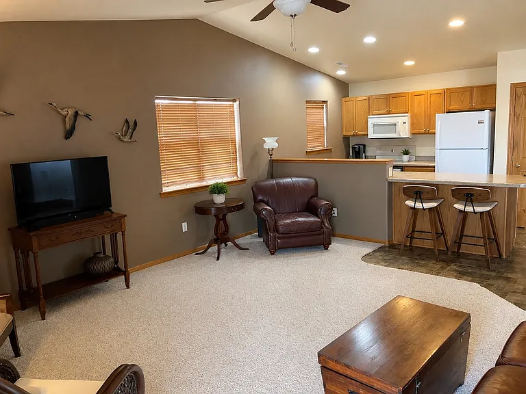 1203 Silverbrook Ln — Photo 5
