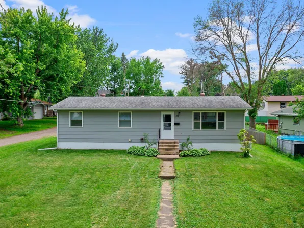 176 8th Ave NE, Forest Lake, MN 55025