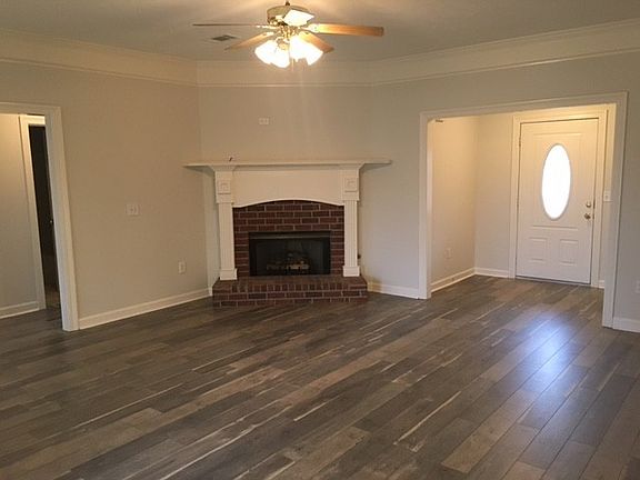 2nd image of 117 Live Oaks Blvd