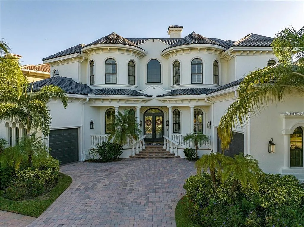 4 bed, 5.5 bath, 3575 sqft, $20,000 — Photo 1