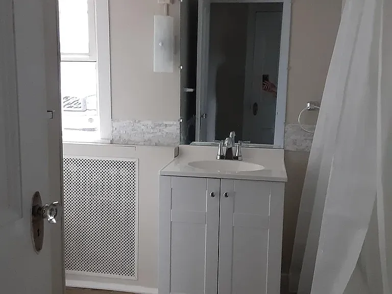 704 W Market St #3 — Photo 8