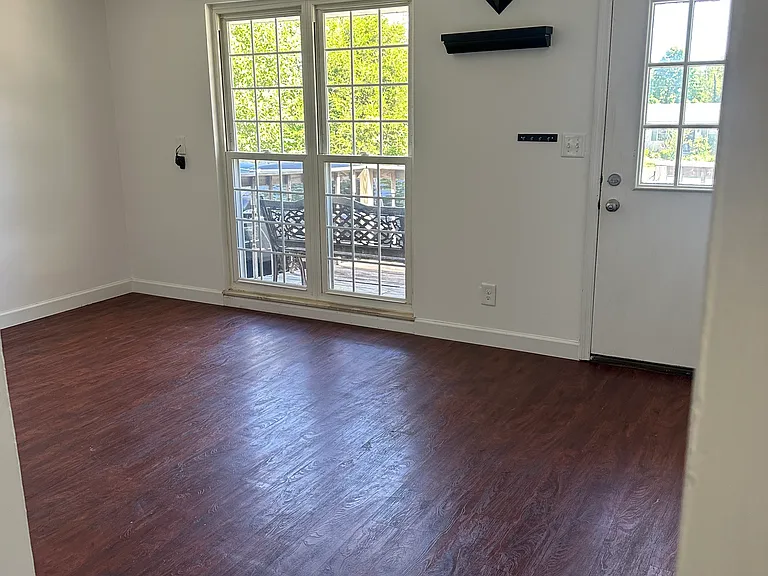1615 McGuire Ct — Photo 2