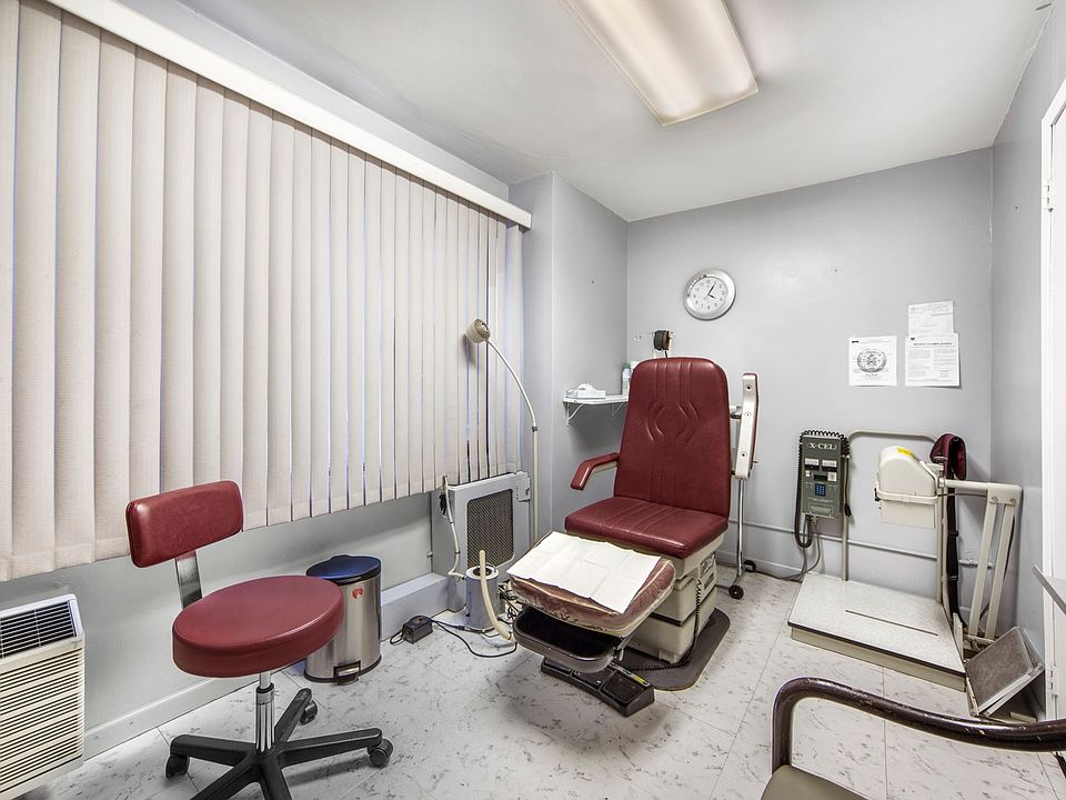 1st image of 333 E 34th St #1E