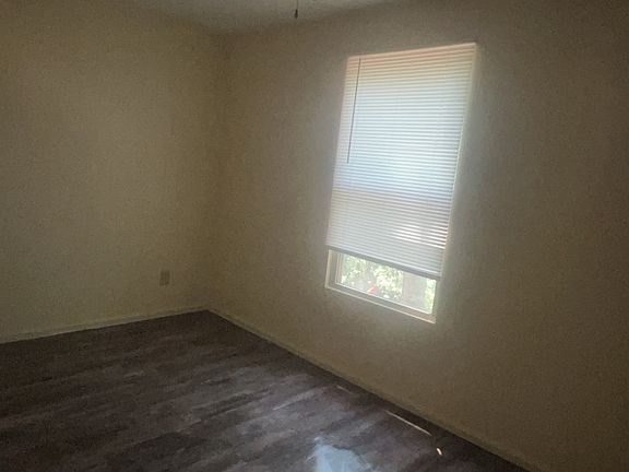 5th image of 1072 Akers Rd