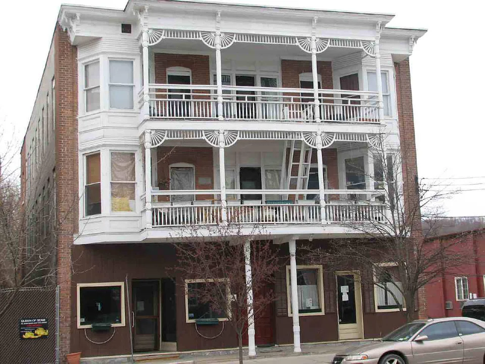 Building Photo 3