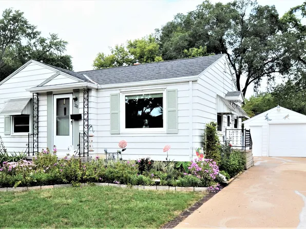 892 Roscoe St, Green Bay, WI 54304