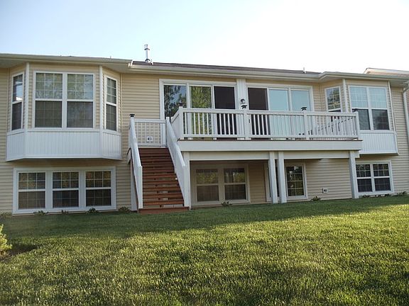 2nd image of 2828 Stoney Creek Dr