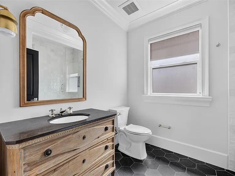 1225 E Amelia St — Photo 21