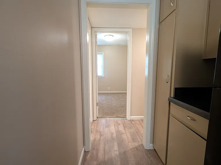 216 W 8th Ave #2 — Photo 5