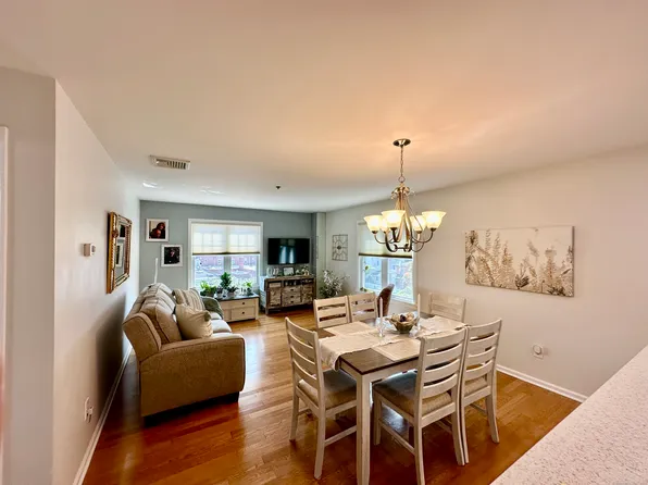 49 Rose Street APT 510, Branford, CT 06405