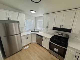 8391 San Fernando Rd #2 — Photo 4