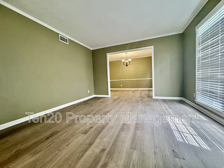 5953 Windsor Dr — Photo 8