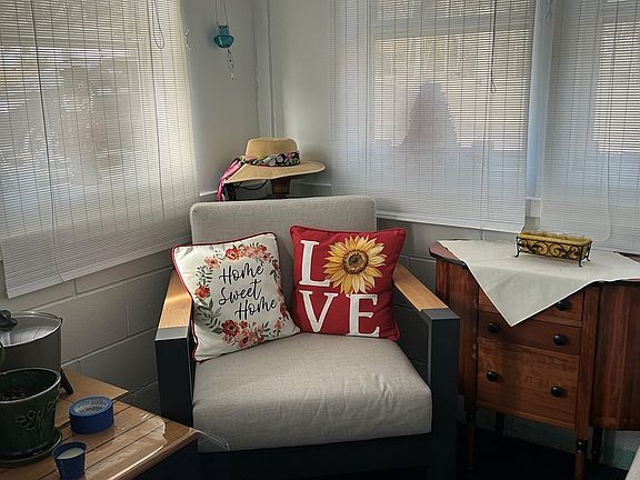 4th image of 5690 Thompson Hill Rd