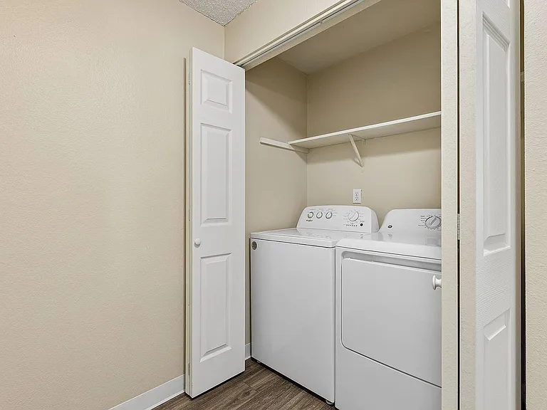 Waterford Apartments — Photo 7