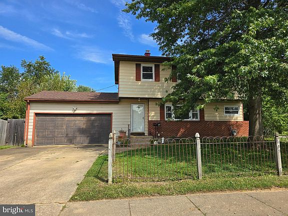 2nd image of 18 Pearson Dr