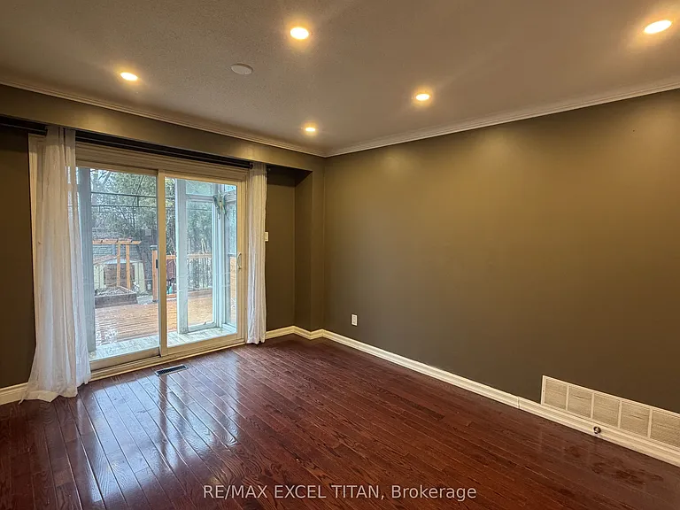 251 Shawnee Cir #GROUND — Photo 3