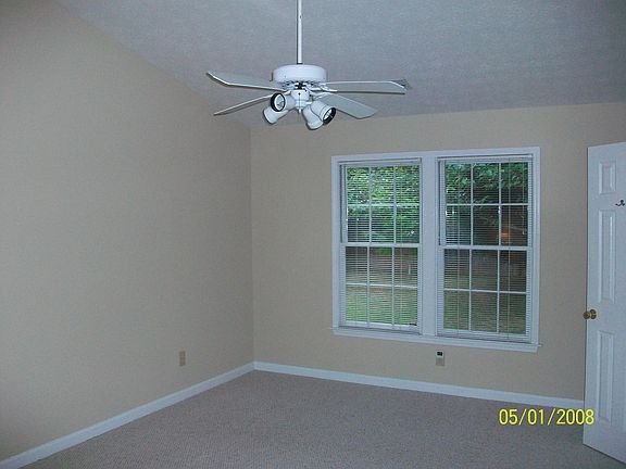 3rd image of 415 Mikasa Dr