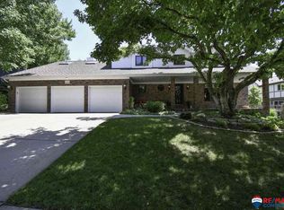 6411 Monticello Dr, Lincoln, NE 68510