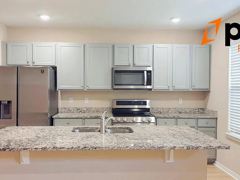 10083 Salt Point Dr — Photo 13