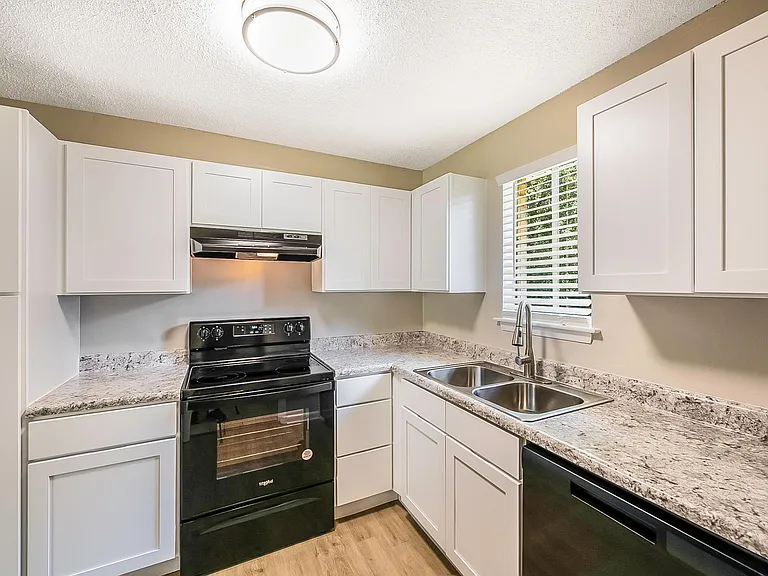 Pine Ridge Apartments — Photo 48