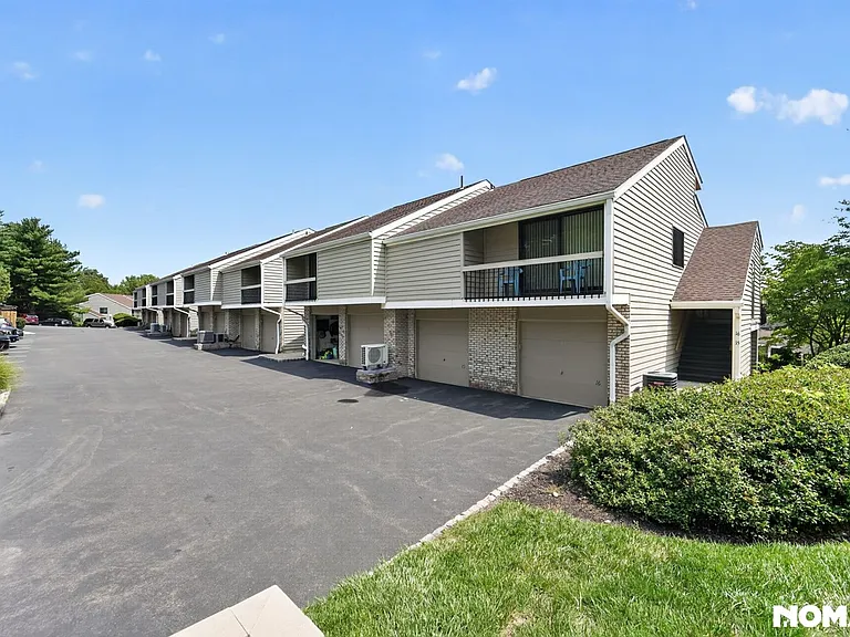 12 Evergreen Dr — Photo 4
